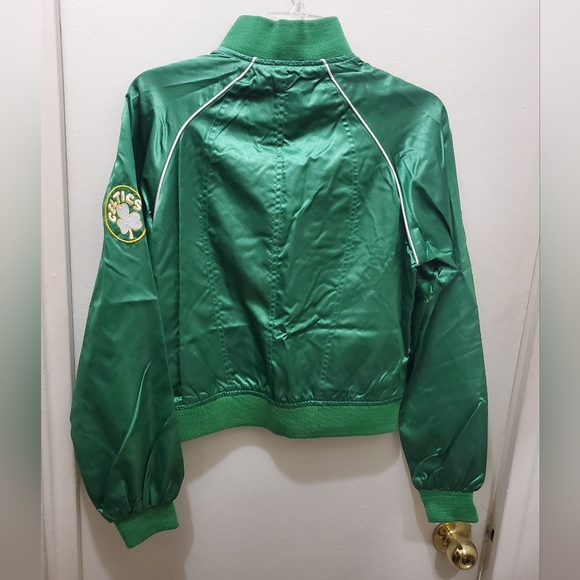 🆕 HARDWOOD CLASSICS - CELTICS BASKETBALL JKT - Picture 6 of 7
